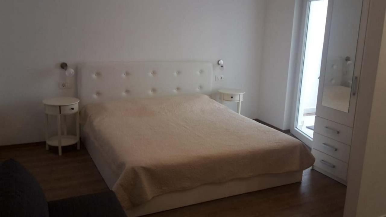 Apartments Niko 奥米什 外观 照片