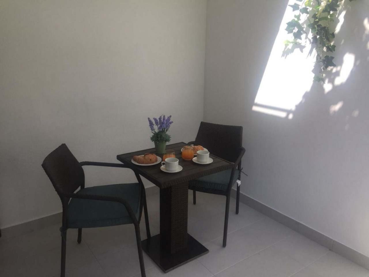 Apartments Niko 奥米什 外观 照片