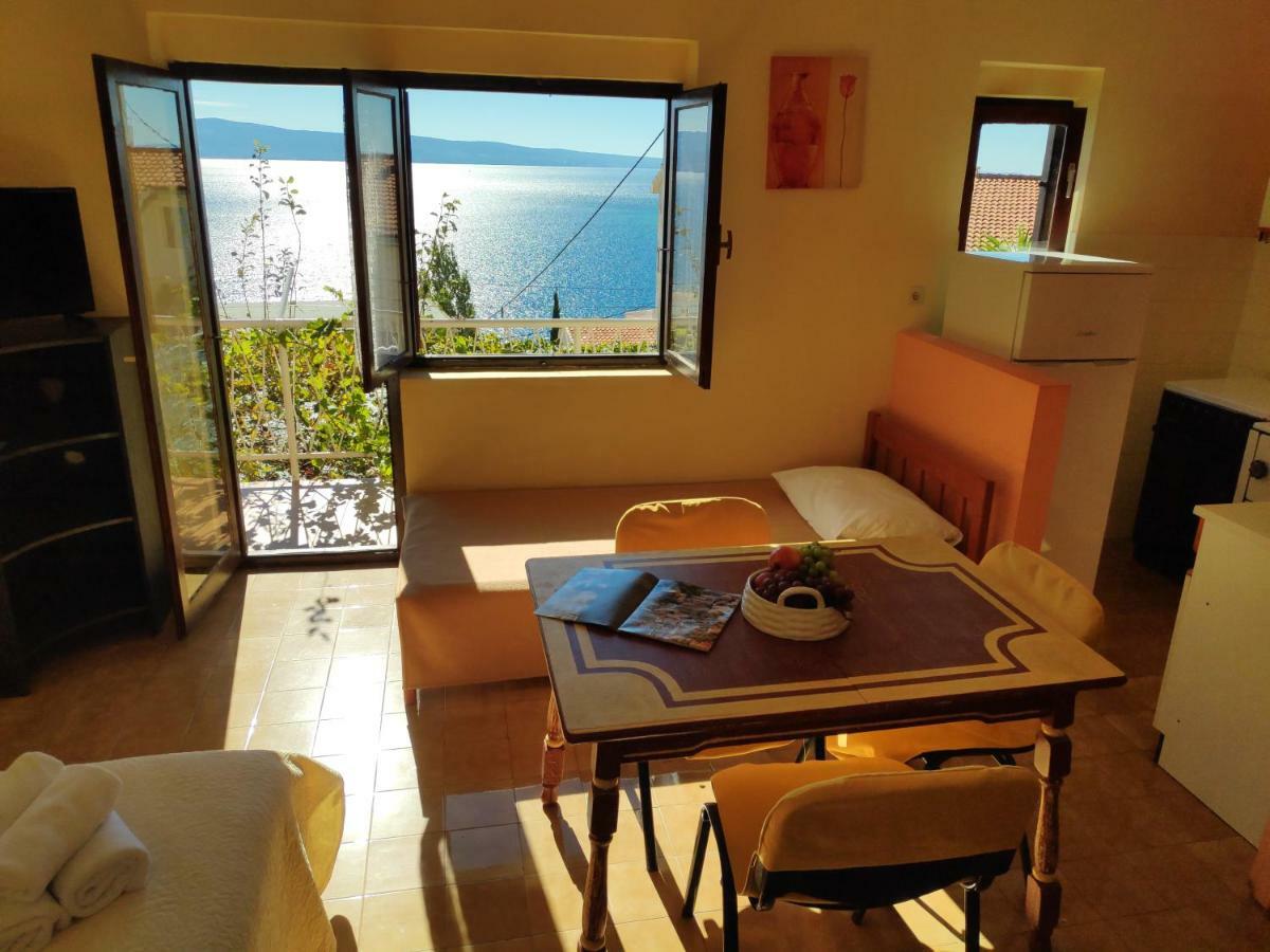 Apartments Niko 奥米什 外观 照片